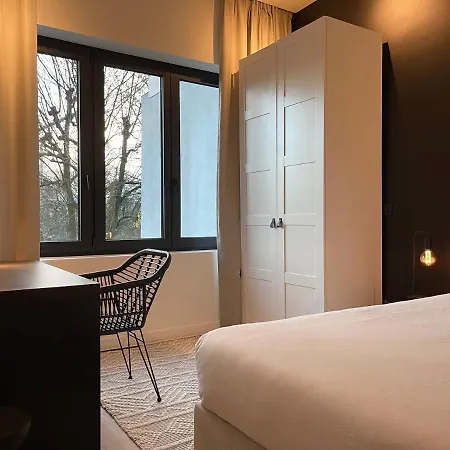 3 Bedroom Art-Nouveau Apartment Apartment *