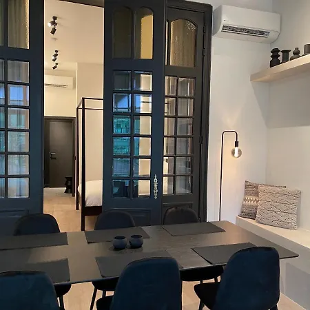 3 Bedroom Art-Nouveau Apartment Apartment